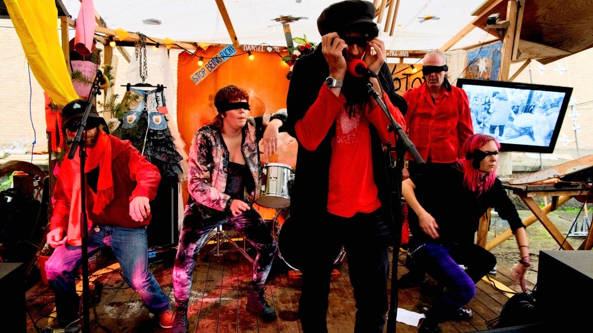 Bild till evenamnget Poesiwerken 10 år: Poesi - Impro - Konst - Öppen scen