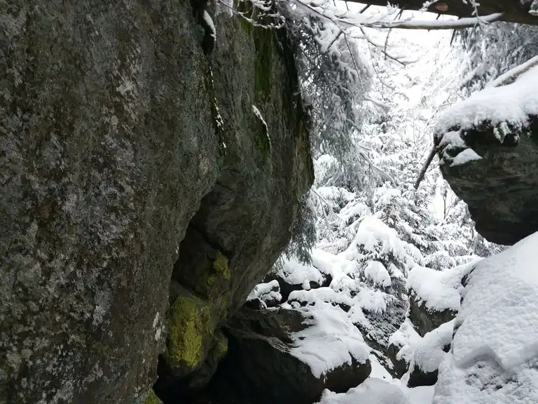 Rundweg Haselhuhn - Steinreiche Tour im Felswandergebiet