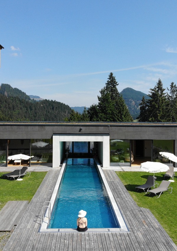 Poolzeiten. Sommer & Winter.