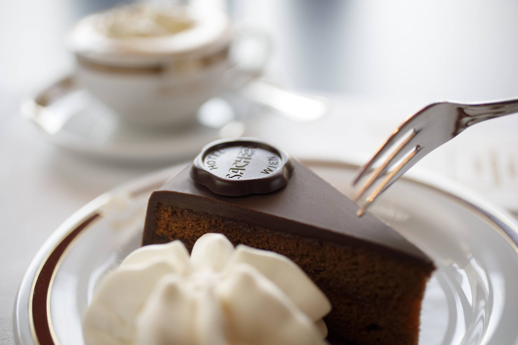 Süße Momente an der Salzach - Café Sacher Salzburg