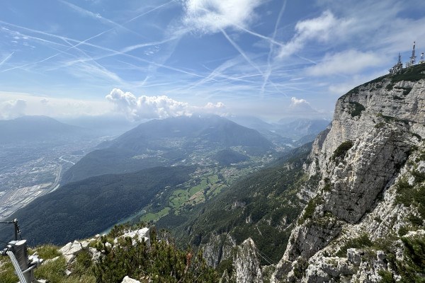 MONDAY: ACTIVITY| Panoramic trekking in Paganella among caves and unique views