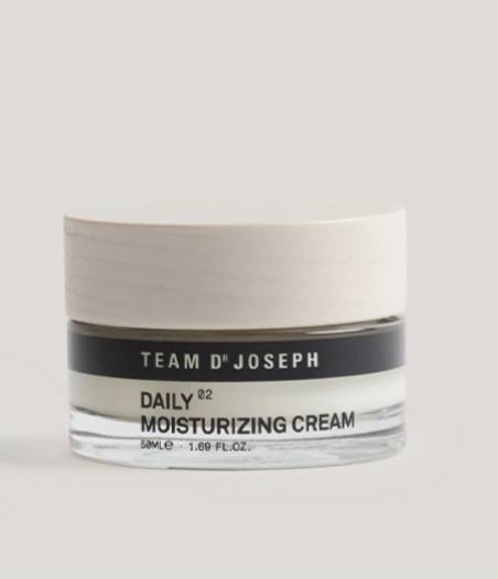 Team Dr Joseph
DAILY MOISTURIZING CREAM