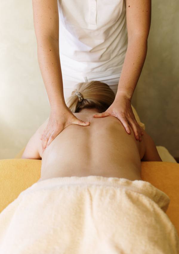 Massaggio equilibrante per il corpo e massaggio energetico plantare