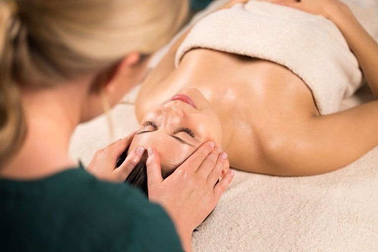 Pharmos Natur Inspiration SPA Behandlung