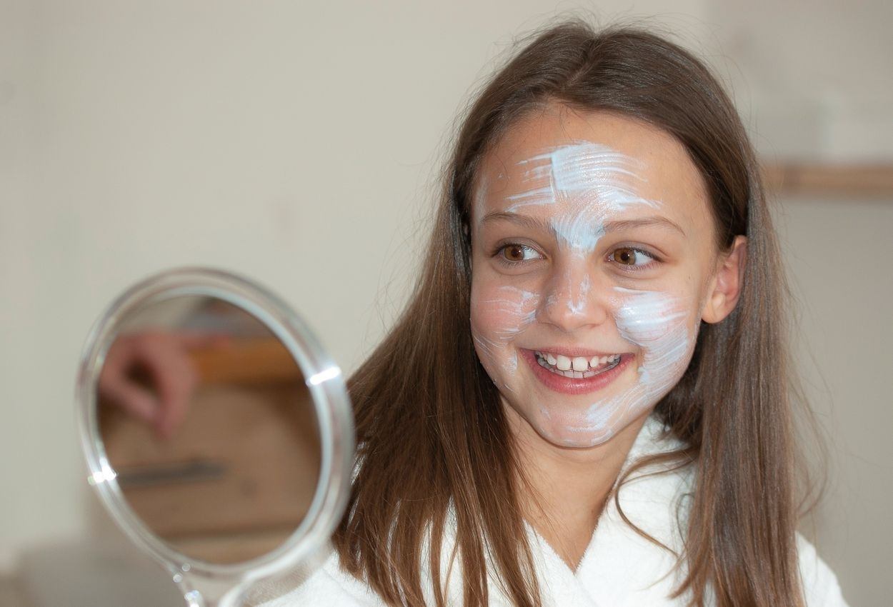 „Children’s eyes shine“ - (8-12 years)