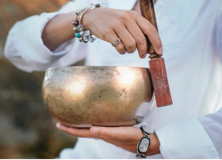 Element Light - Sound Bath & Chanting