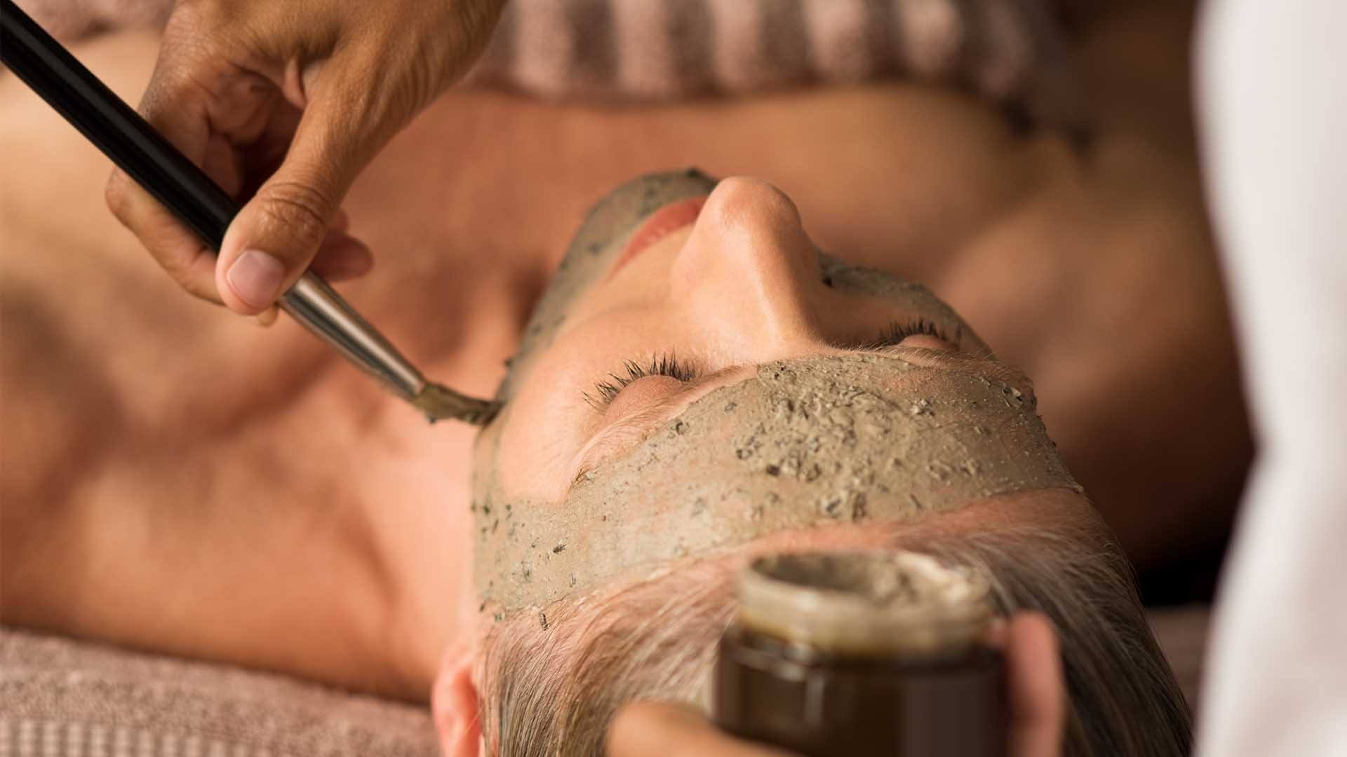 Frühlings-Special: 
Heilmoor Gesichtsbehandlung