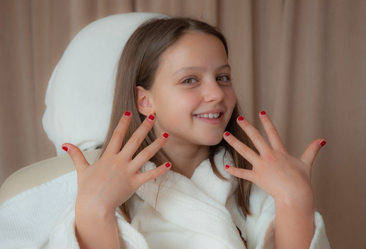 Kids: Manicure with varnish to go