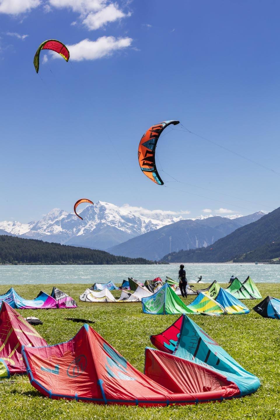 Kitesurfing at Lake Reschen