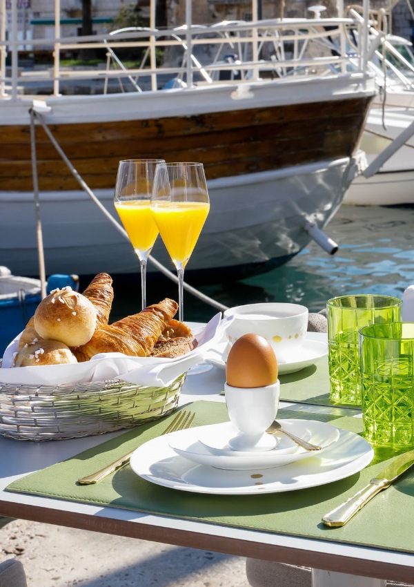 Breakfast 