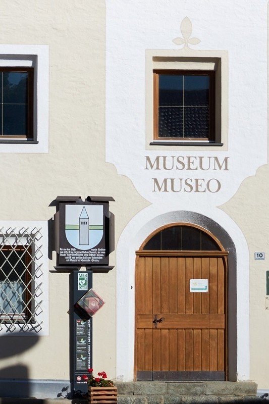 Guided tour of the Museum Vinschger Oberland on the history of the tower in Lake Reschen