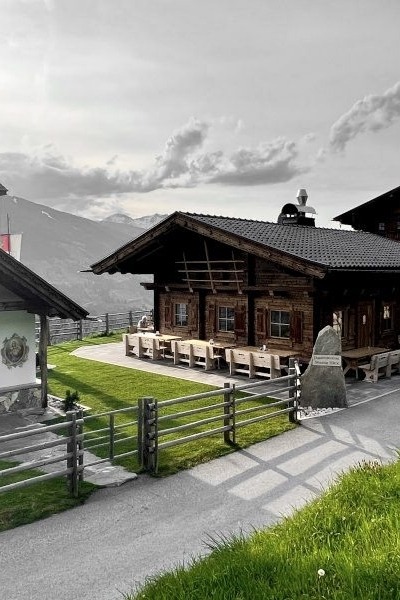Bike & Hike to Stuana Hitte *