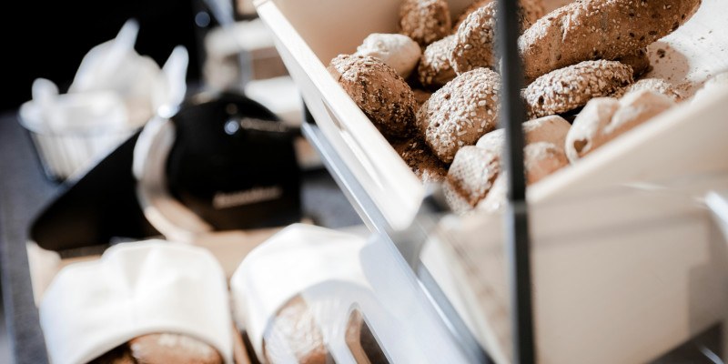 Bread roll service