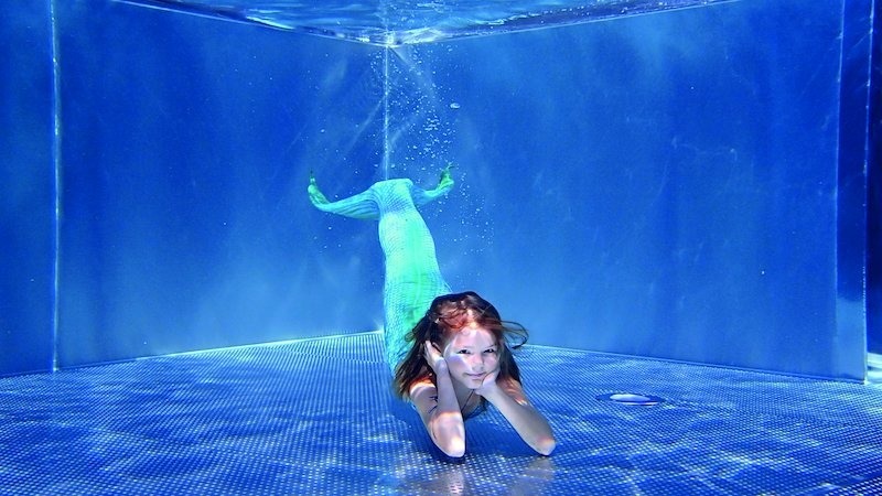 Meerjungfrauen-Schwimmen