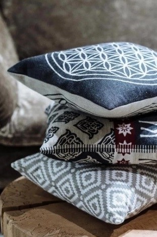 Cirm pillow