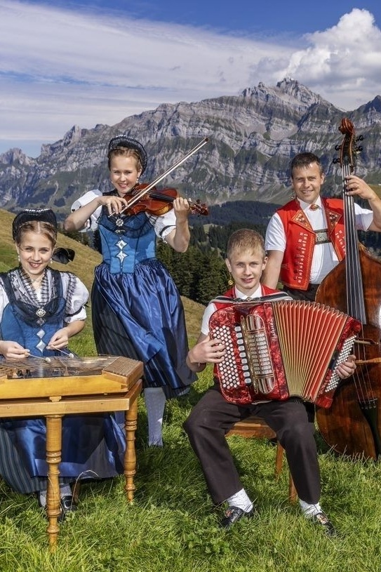 October 2: Appenzell evening with the "Familienkapelle Höhigruess"