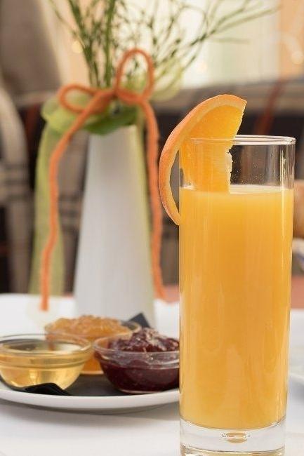 Beginne deinen Tag mit einem reichhaltigen Frühstücksbuffet