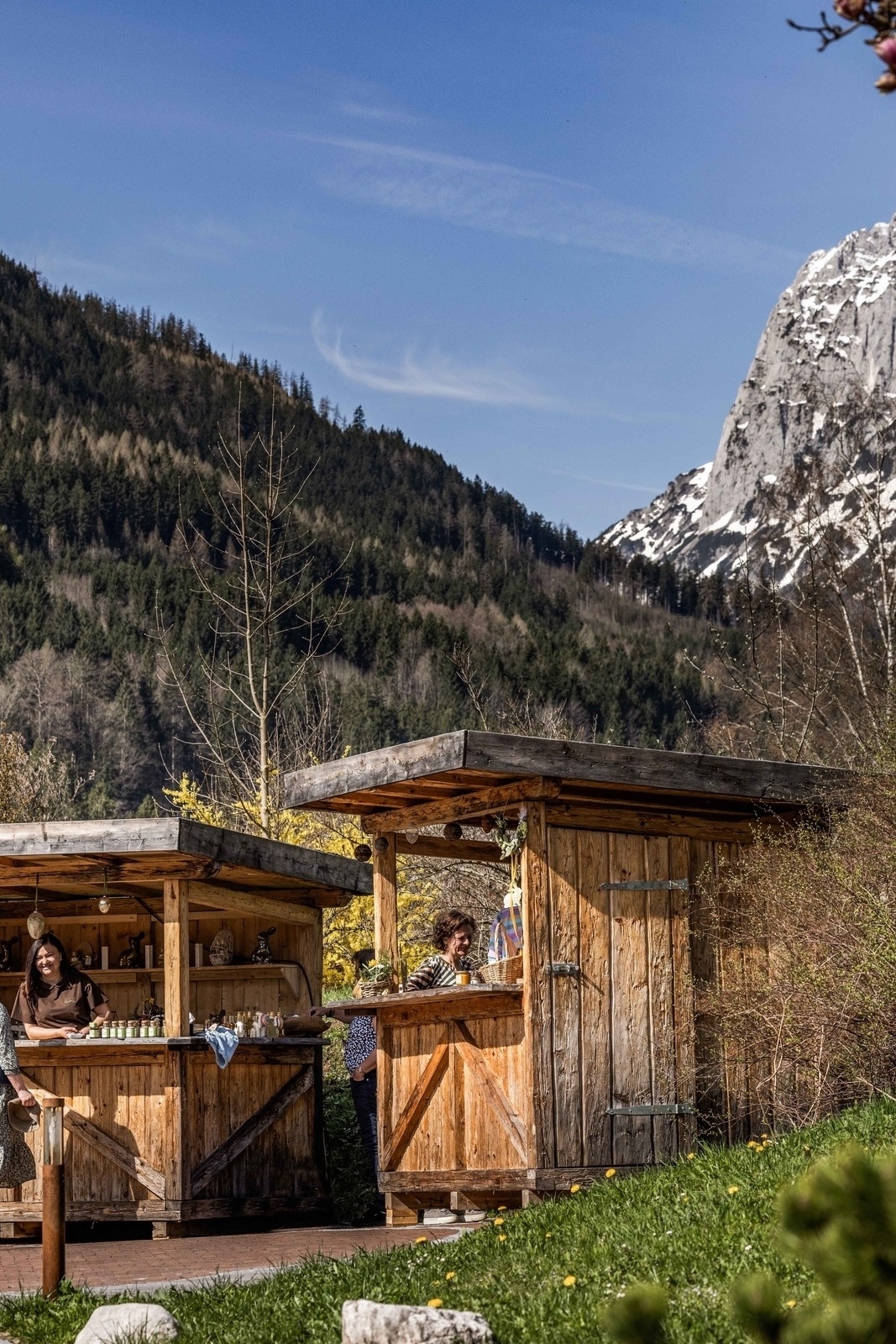 Easter market in the courtyard: Spring magic at the Rehlegg