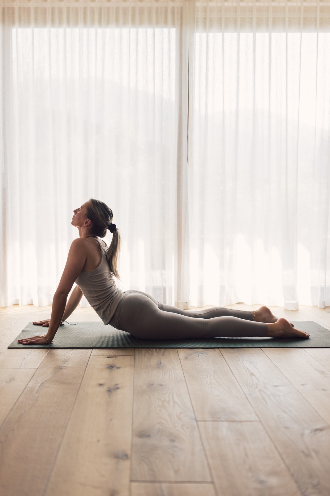 Rückenstärkung & Chakren Yoga mit Martina - Harmonie in Bewegung - für alle Levels geeignet