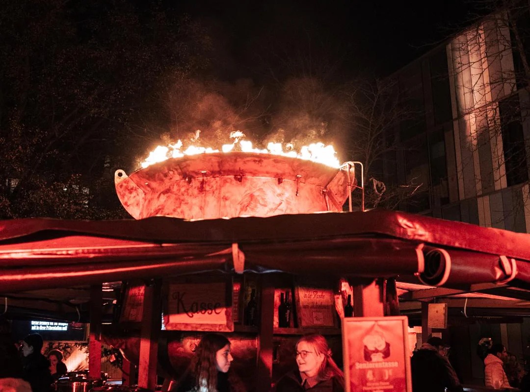 Größte Feuerzangenbowle der Welt