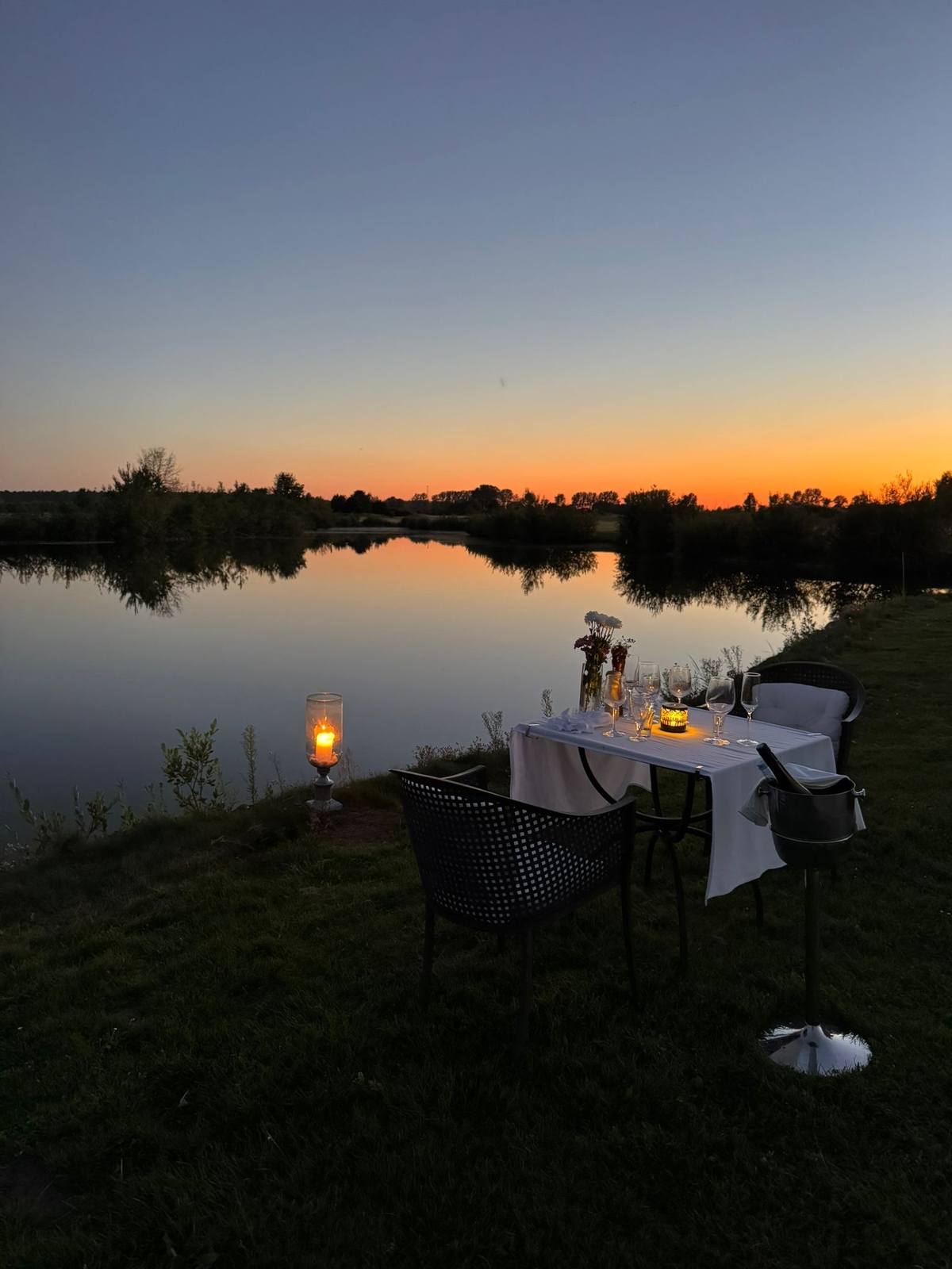 Romantisches Privat-Dinner im Mondschein: Ein Zauber am See