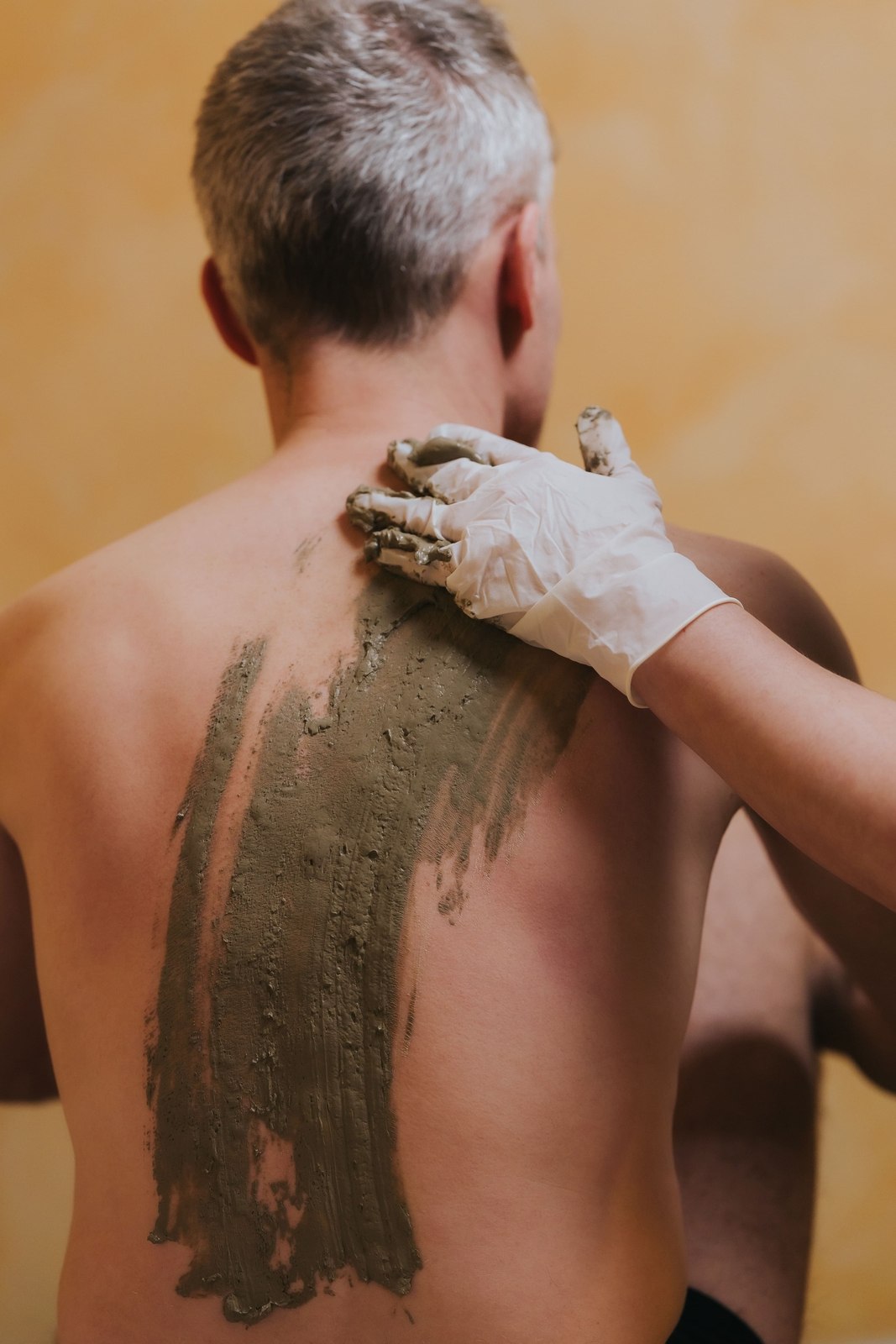 Natural mud packages on a waterbed
