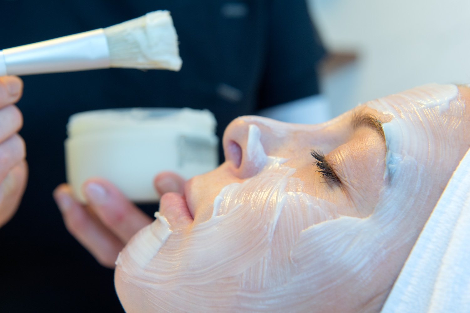 Natural
facial treatment
Red clay
