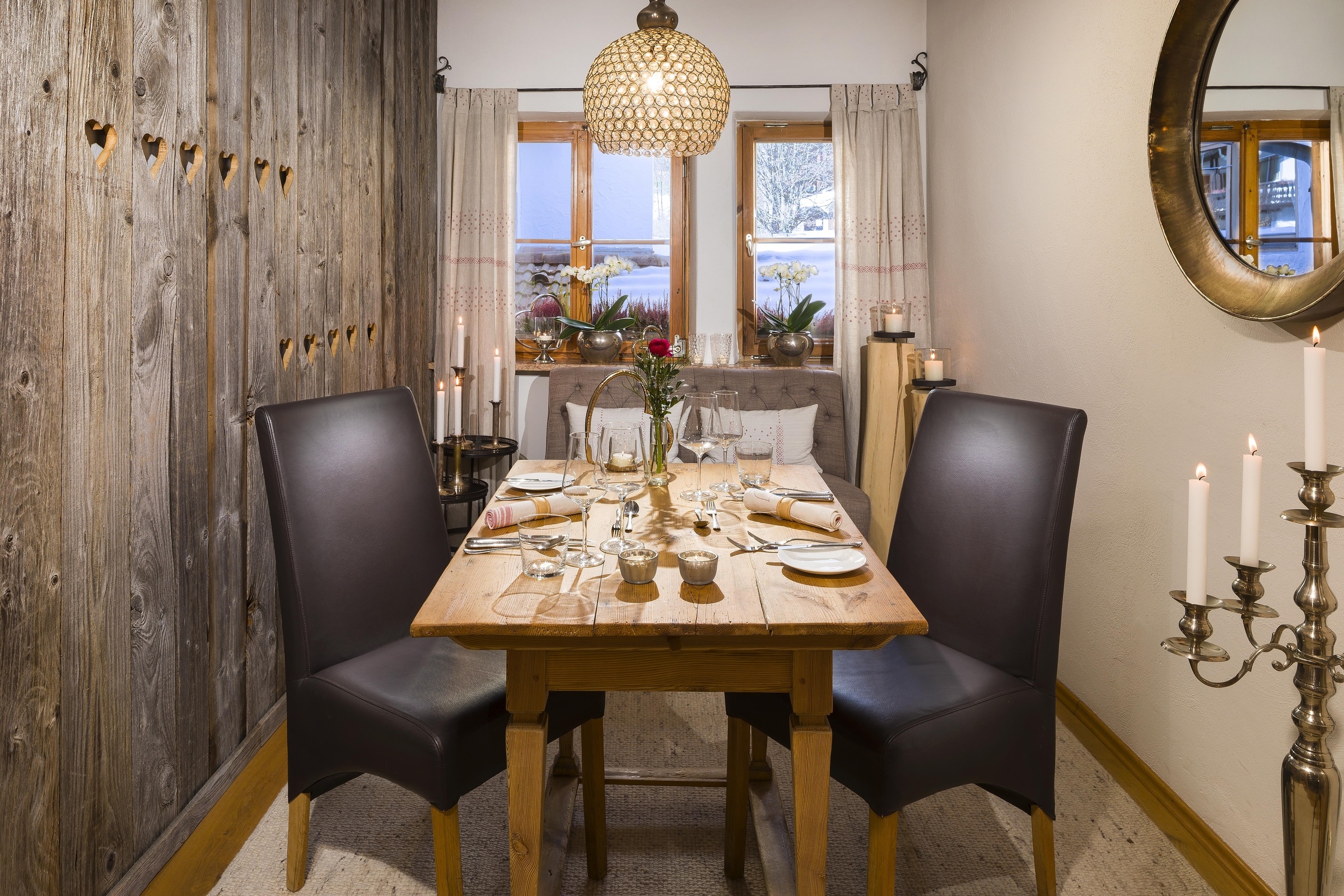 Exklusives Dinner: Romantik im Esszimmer für Zwei