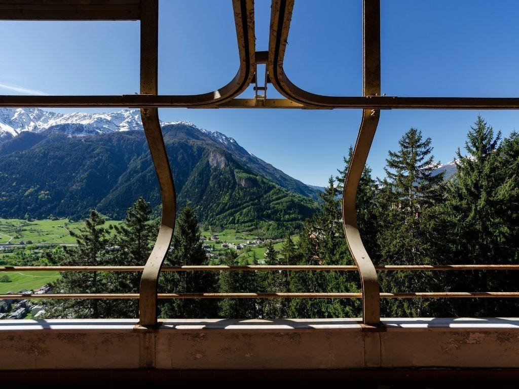 The landscape and architecture of Morelli Village.