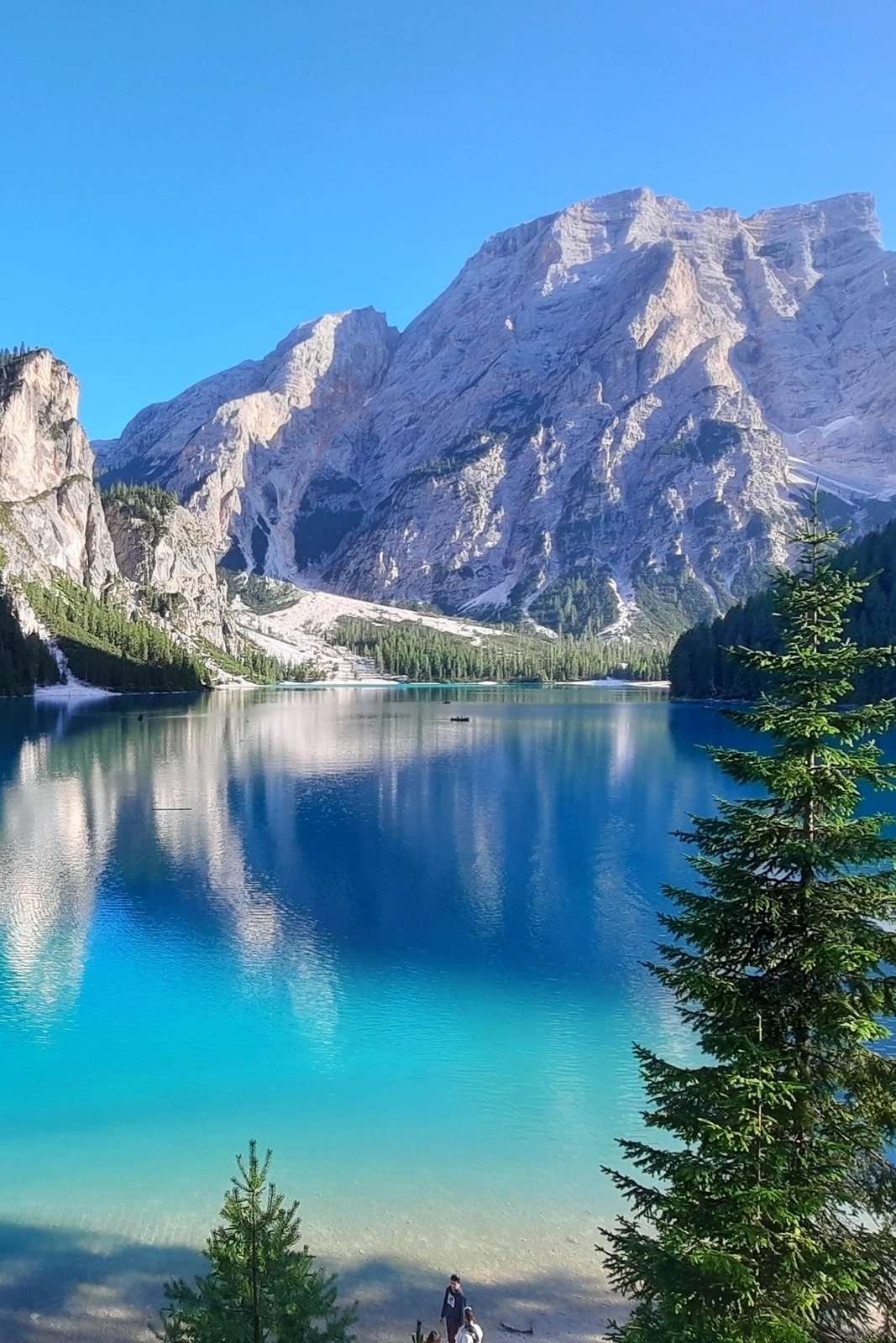 Wednesday: E-bike tour. To the Pragser Wildsee Lake.