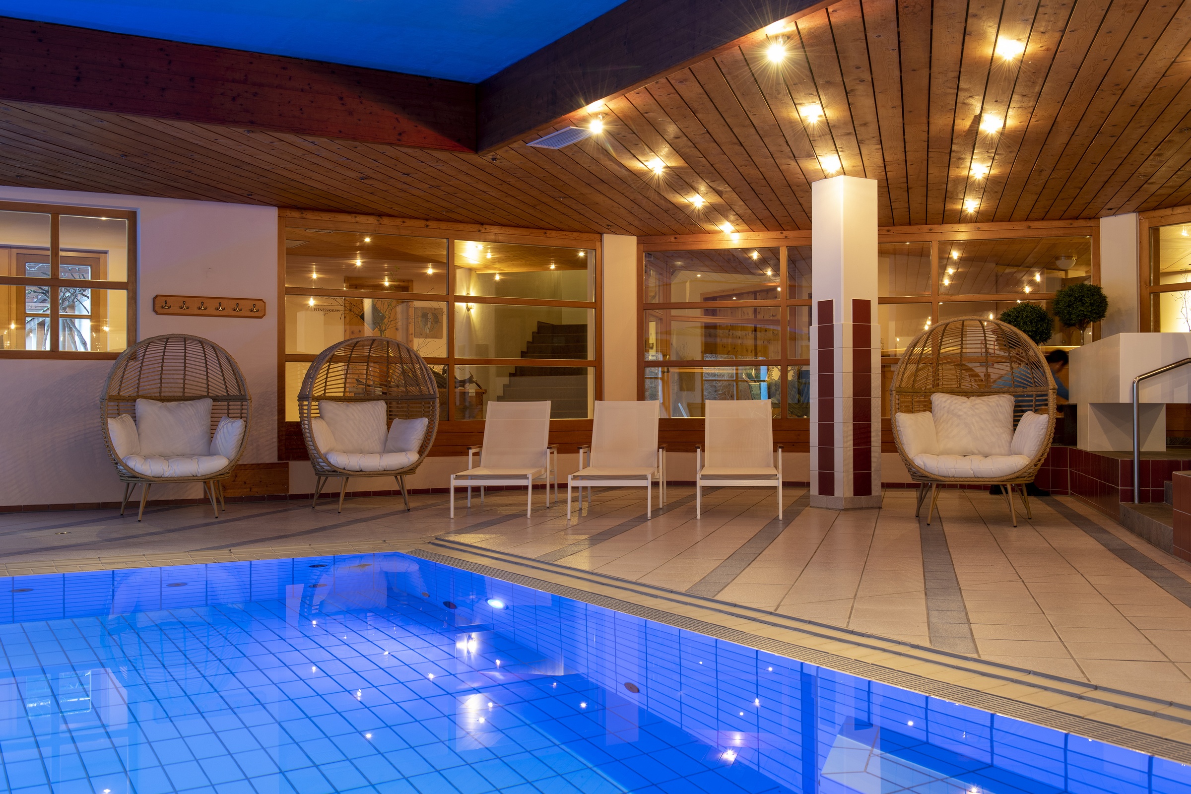 Indoor & outdoor pool