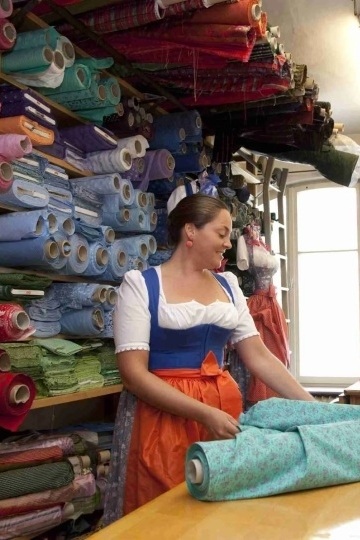Handwerkskunst: Das exklusive Erlebnis im Lanz Trachten-Atelier