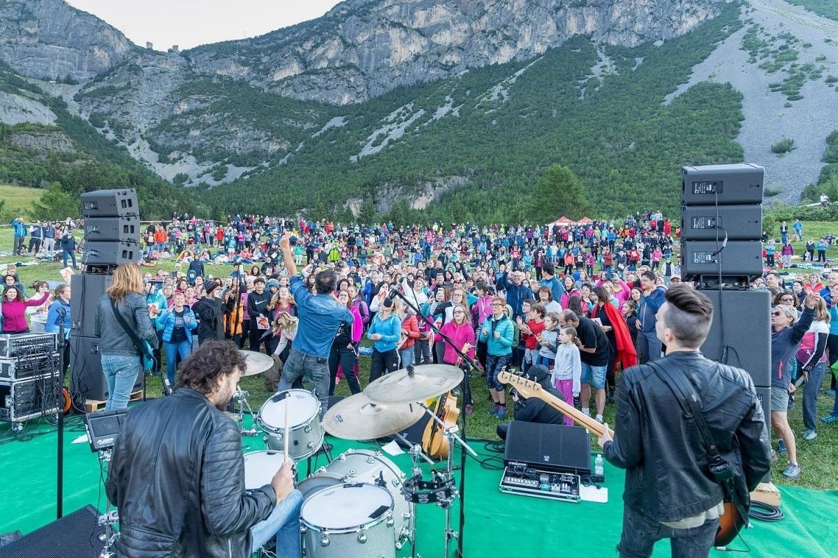 Concert at dawn