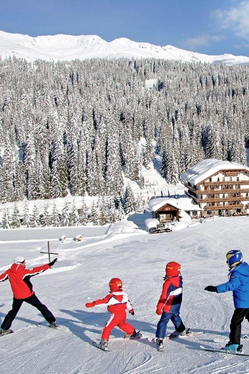 Children group ski course