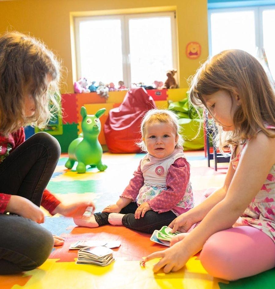 Supervision in the playroom from 3 years