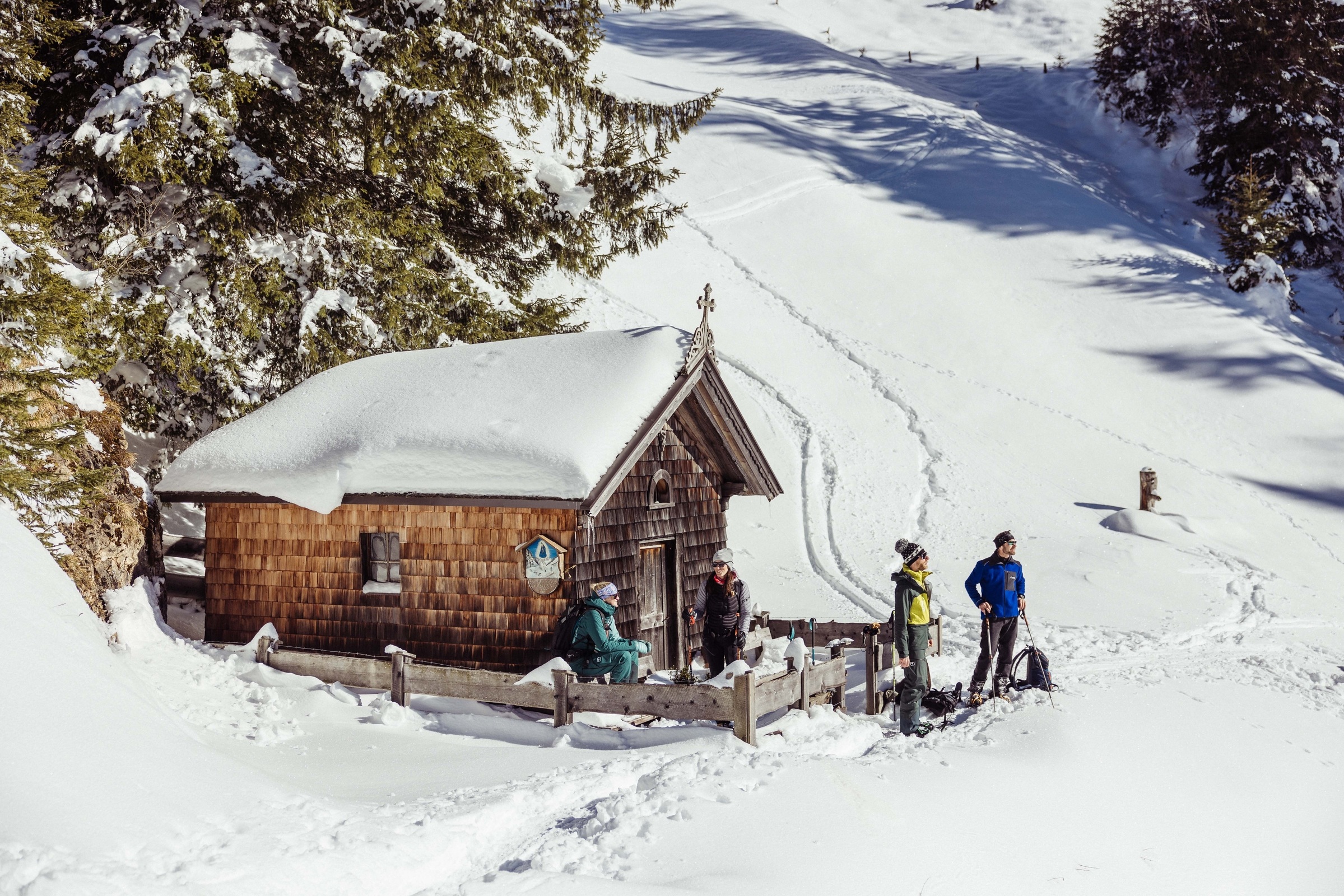 Leichte Schneeschuhwanderung mit Dorfblick & Local Guide Andreas
