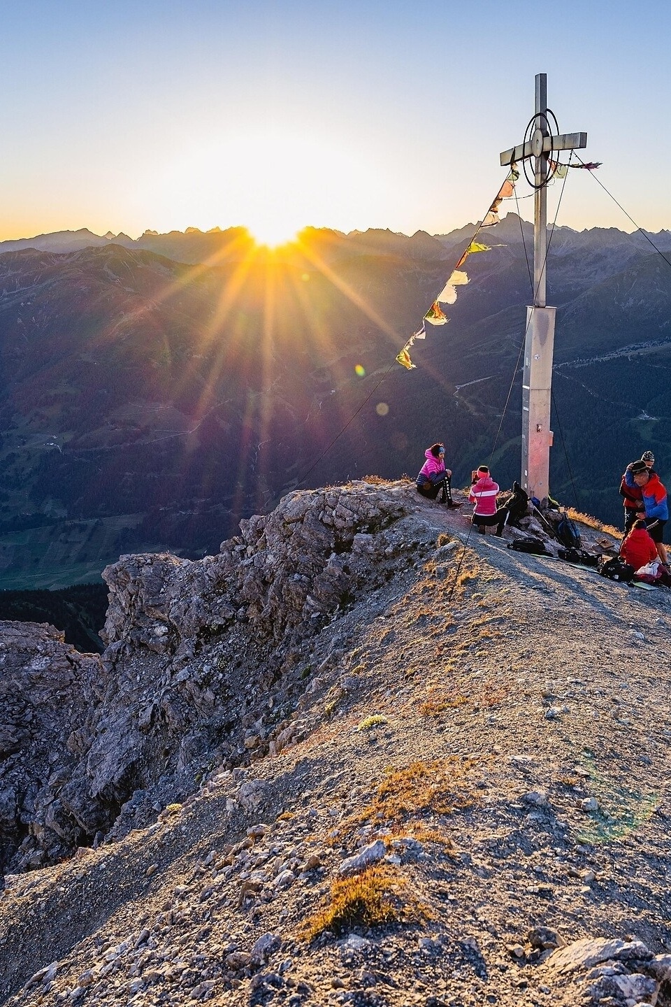 Guided sunrise hike to Piz Lad