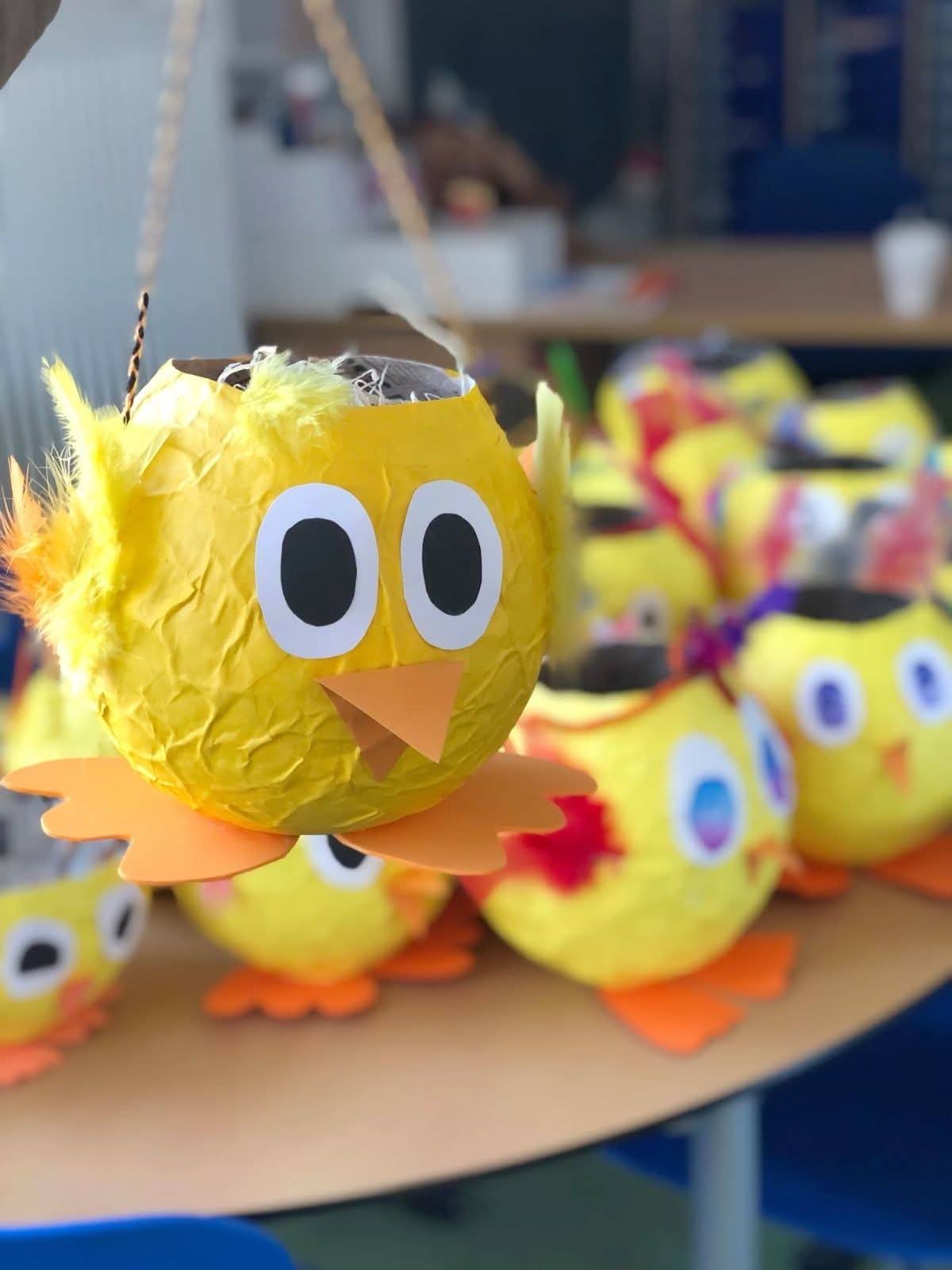 Küken aus einem Luftballon basteln