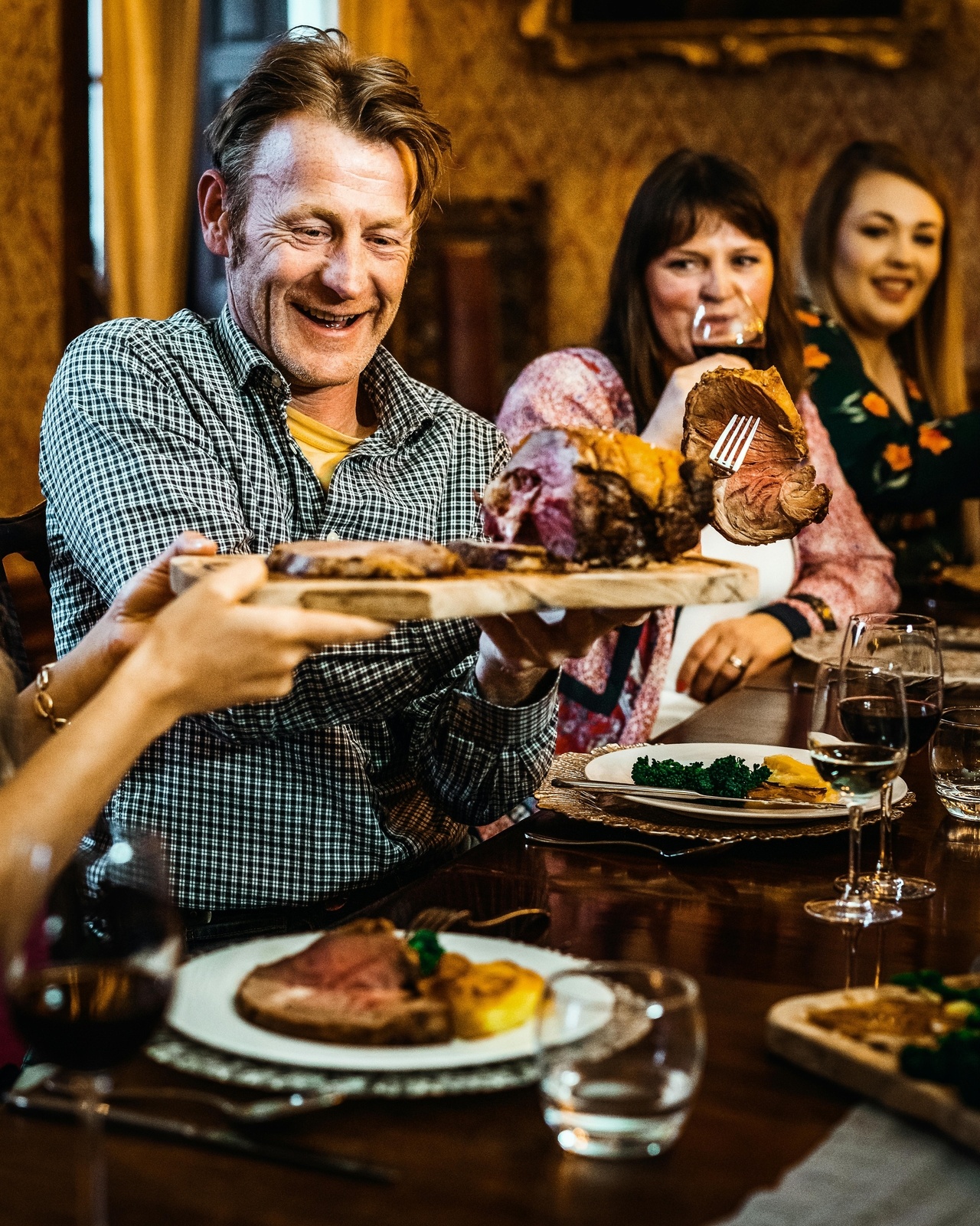 Meet & Eat im Schloss -
Offener Stammtisch & kulinarische Reise durch die Speisekarte
