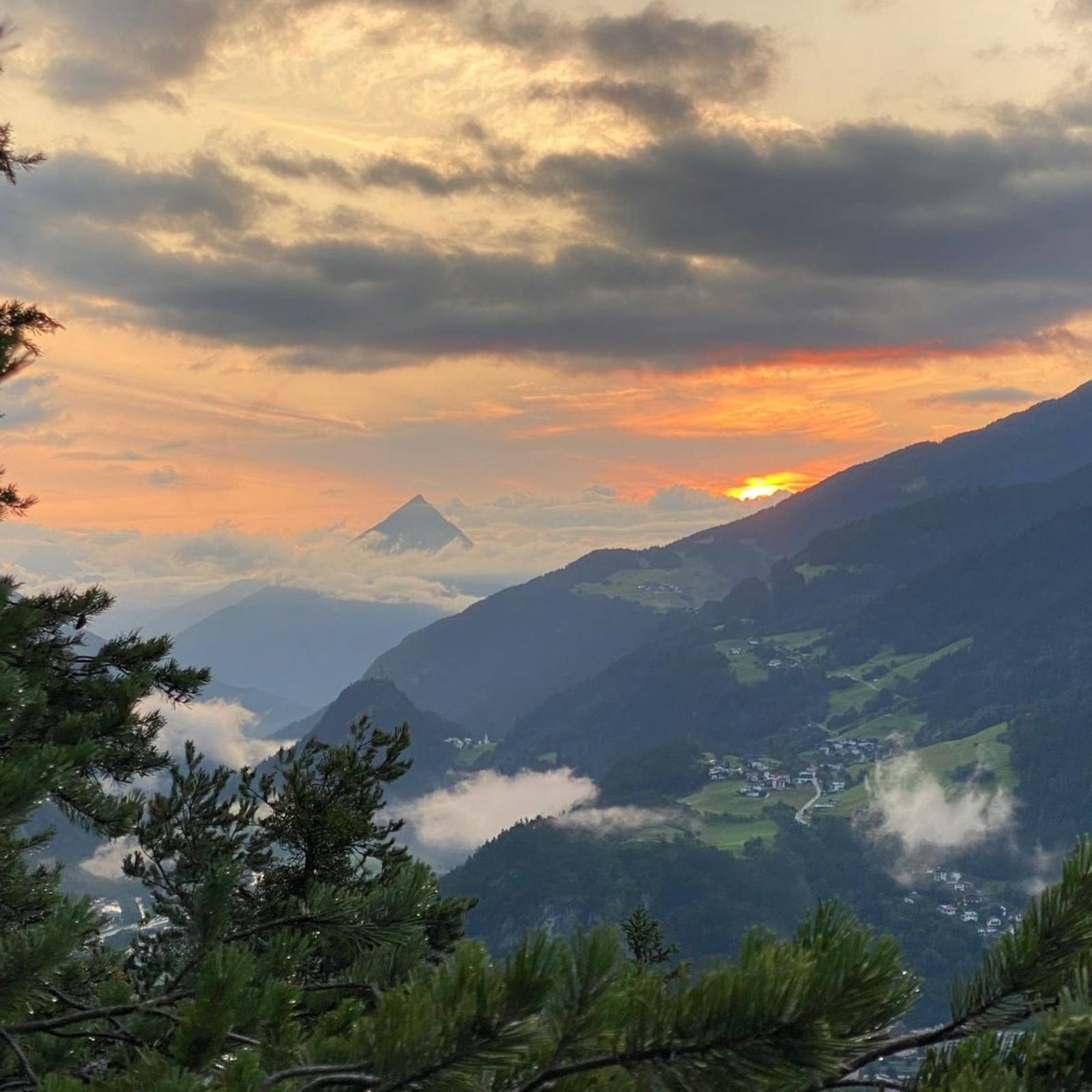 1* evening village tour through Zams with Benni - free guided tour
