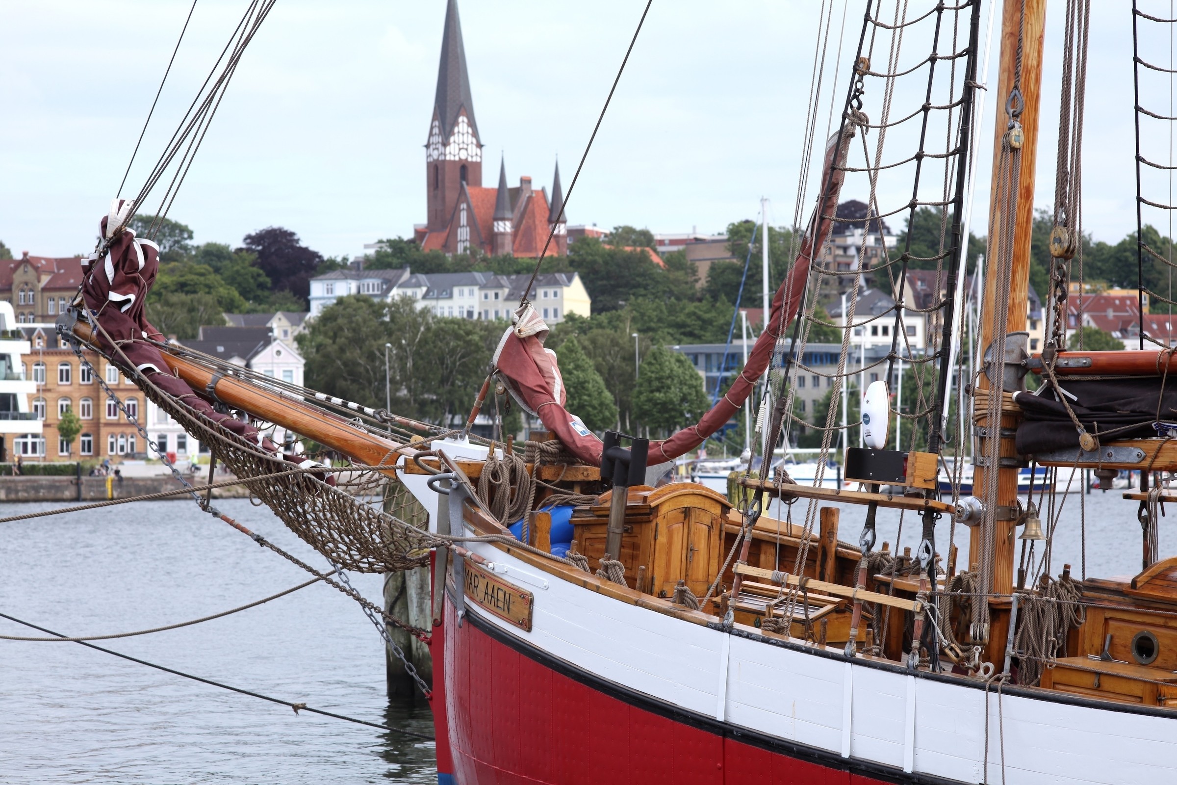 Discover the historic harbor & museum shipyard