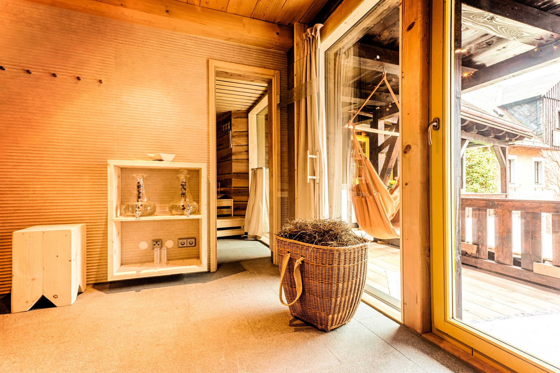 Duft des Winters – Kräuteraufgüsse im Badehaus