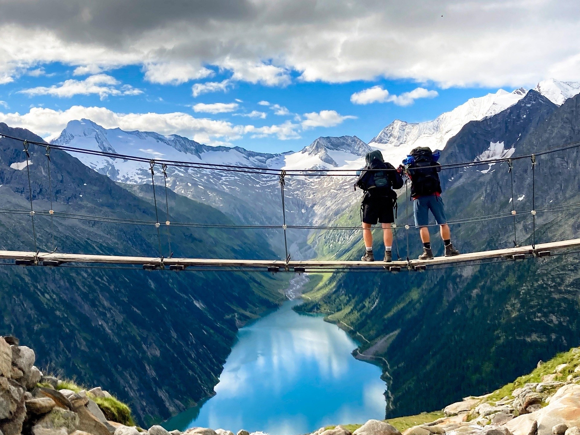 Climbing adventure at the Schlegeis reservoir: high up on the dam wall