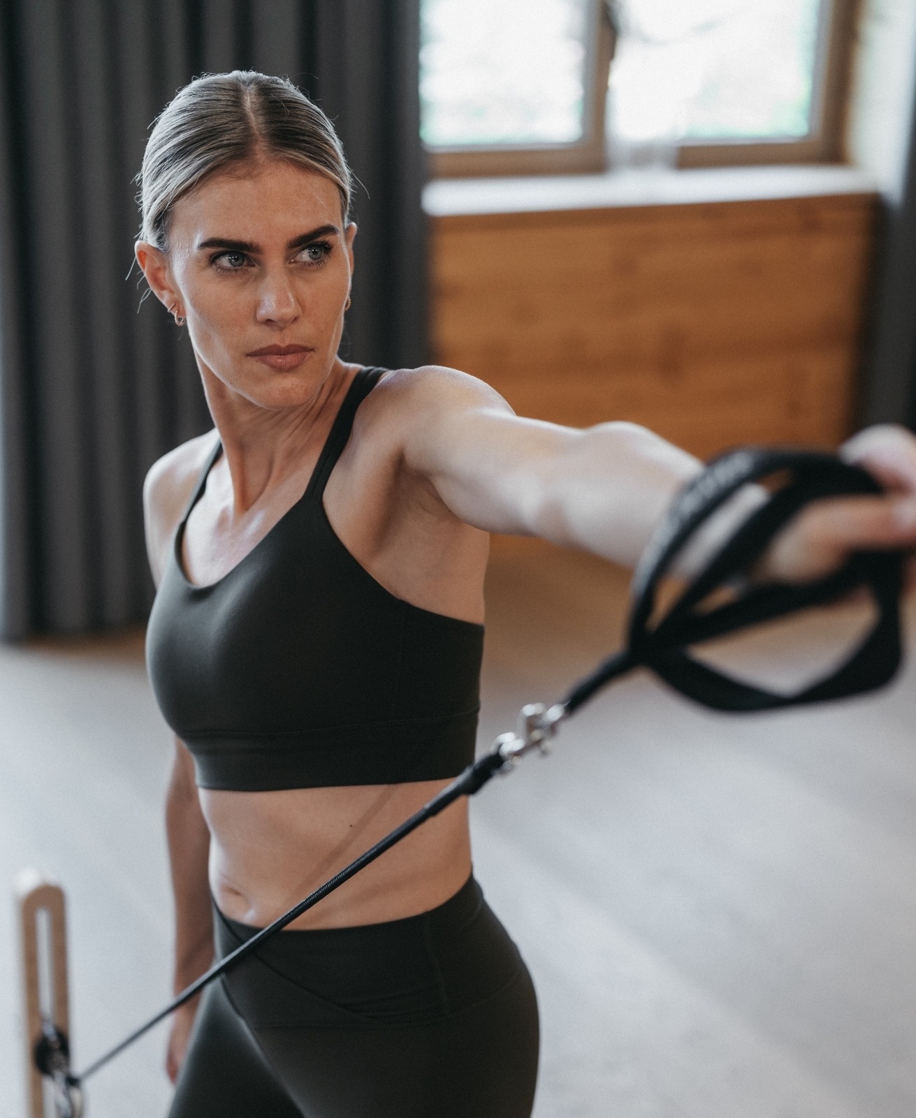 Reformer Pilates - Reformer Strong