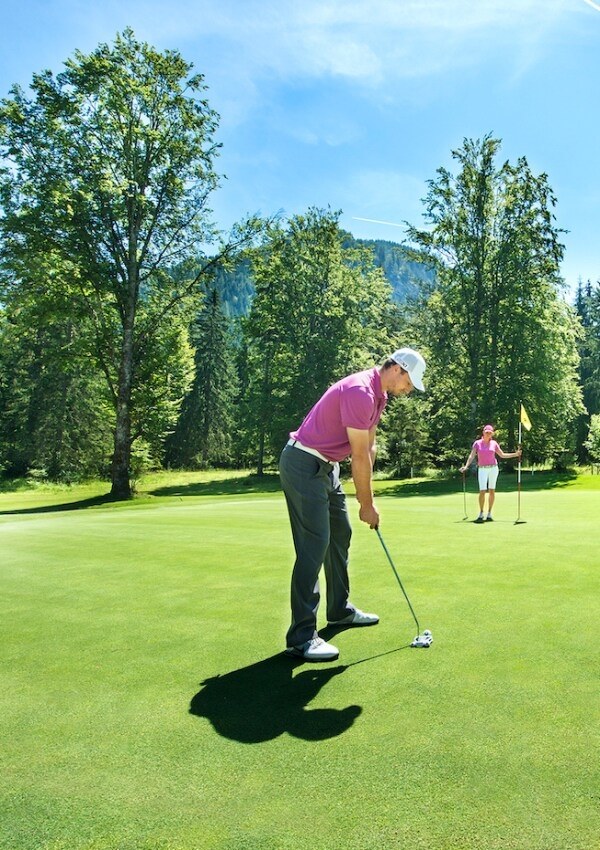 Golf at the lake
