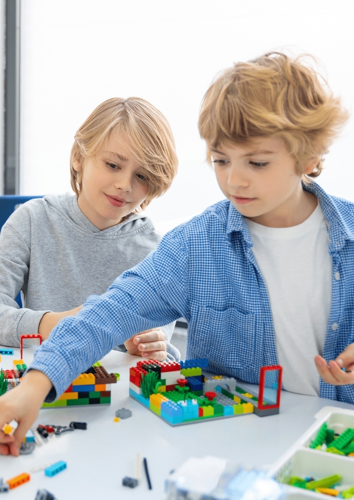 LEGO Challenge 7+
