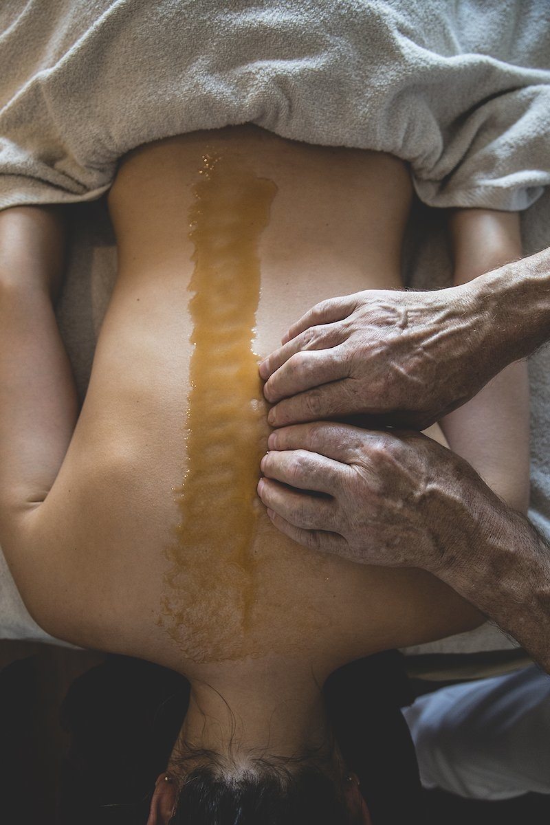 Tibetische Honig-Rückenmassage