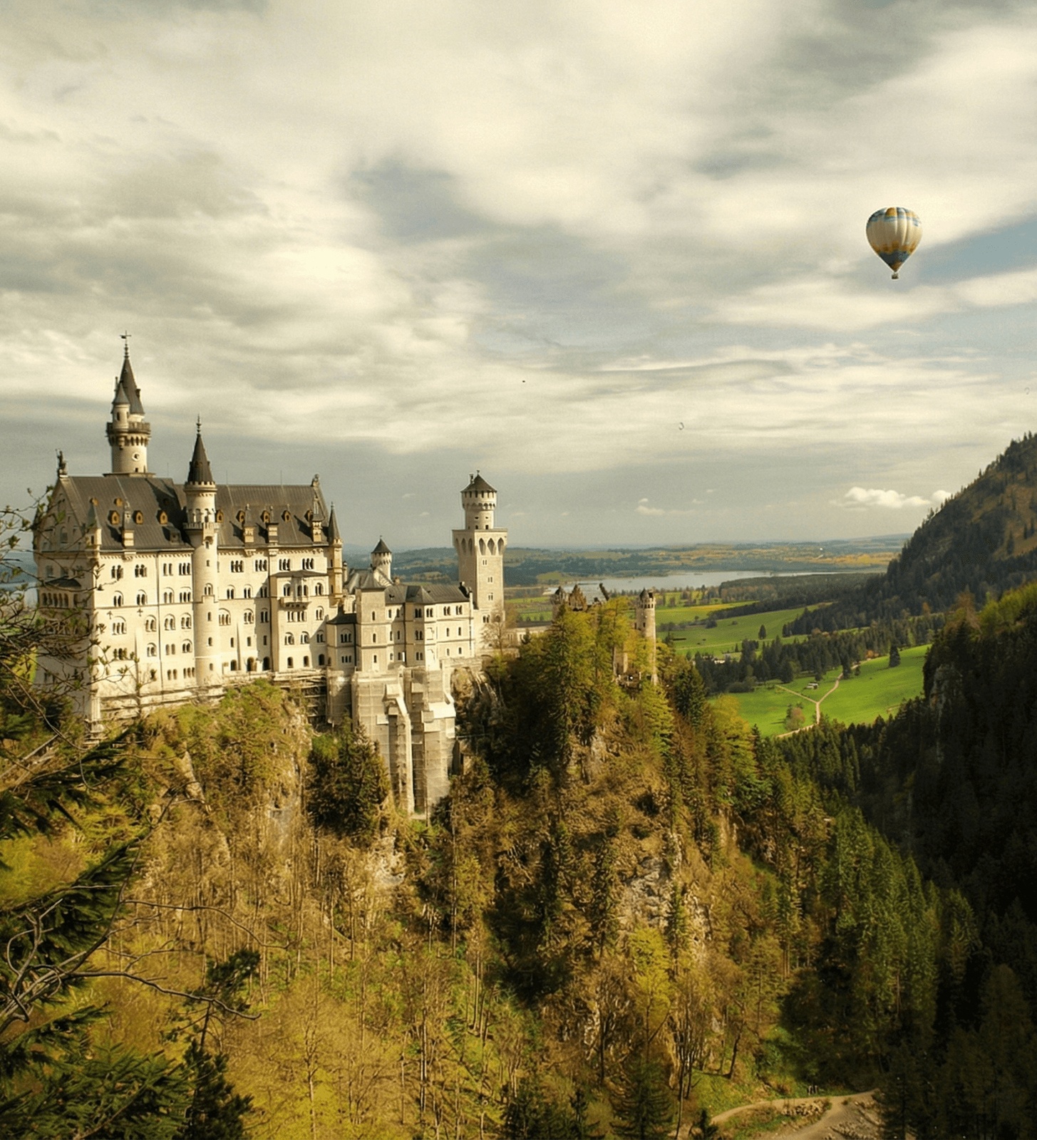 Himmlisches Abenteuer: Ballonfahren über den Alpen