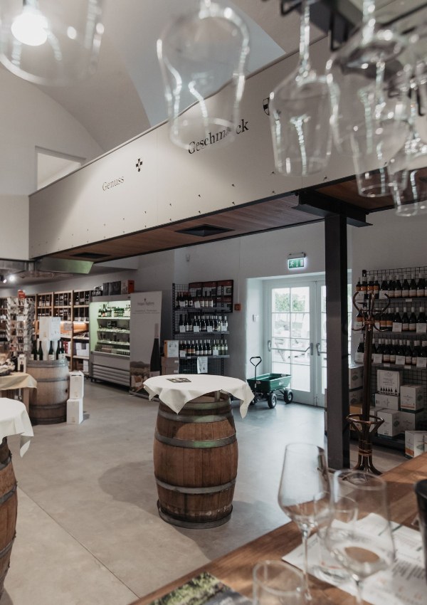 Opening hours Vinothek
