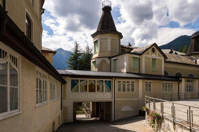 The former Art Nouveau sanatorium of Pineta di Sortenna